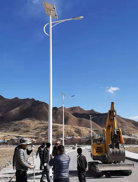 甘南碌曲10米岷县太阳能路灯项目